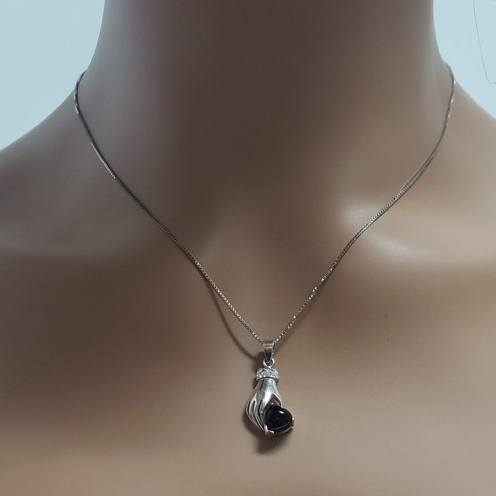 Elegant Onyx & Zircons Pendant Necklace in 925 Silver